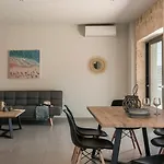 Petradi Skala I Vilă